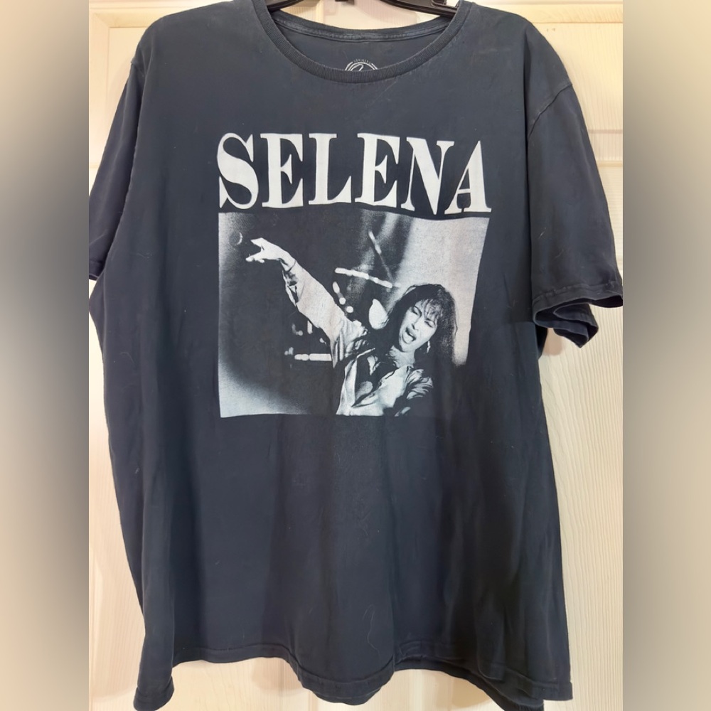 Vintage 90s Black Graphic T-Shirt with Selena Print Unisex Size 2XL GUC